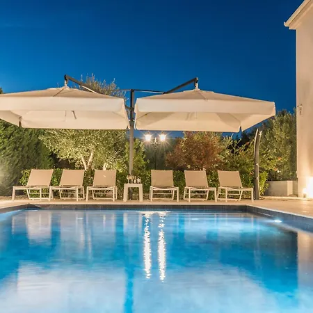 Villa Luxurious 5 Bedrooms Tranquil Adore Private Heated Pool Billiards Table Dalmatia
