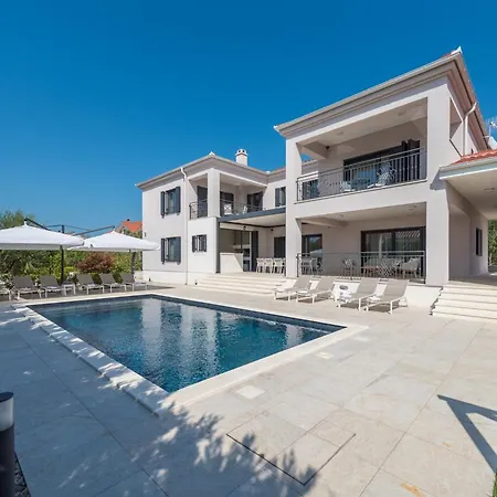 Luxurious 5 Bedrooms Tranquil Adore Private Heated Pool Billiards Table Dalmatia