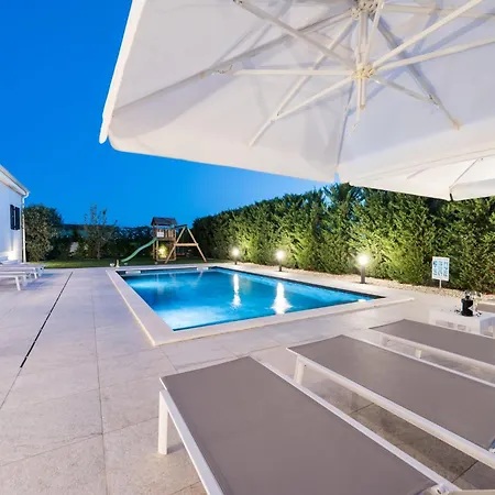 Villa Luxurious 5 Bedrooms Tranquil Adore Private Heated Pool Billiards Table Dalmatia