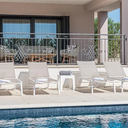 Luxurious 5 Bedrooms Tranquil Adore Private Heated Pool Zadar