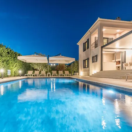 Villa Luxurious 5 Bedrooms Tranquil Adore Private Heated Pool Billiards Table Dalmatia *