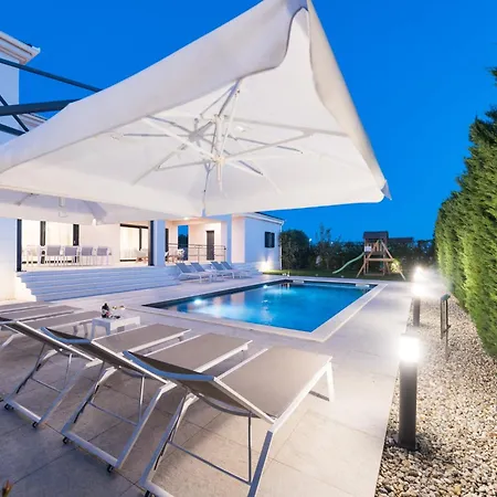 Villa Luxurious 5 Bedrooms Tranquil Adore Private Heated Pool Billiards Table Dalmatia *